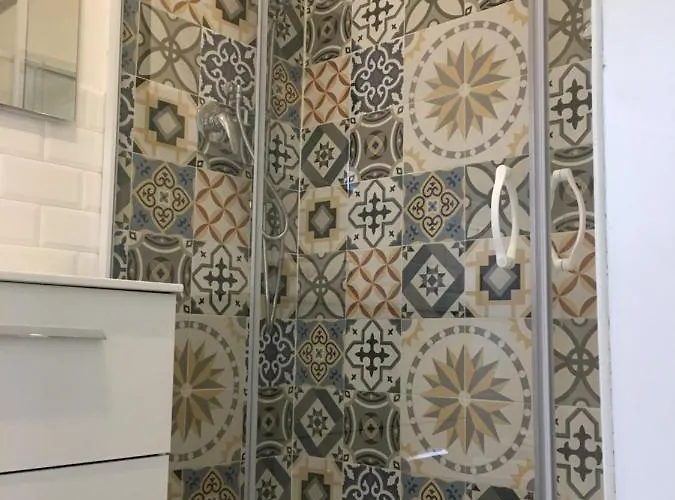 Konukevi Francioni Palace Bolonya